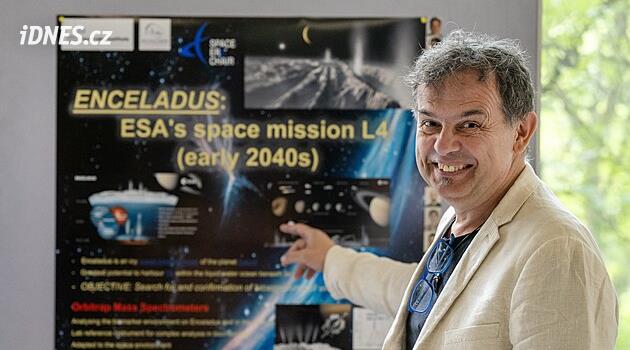 Čeští vědci vyvinuli unikátní přístroj pro NASA. Zkoumá ledové světy ve vesmíru