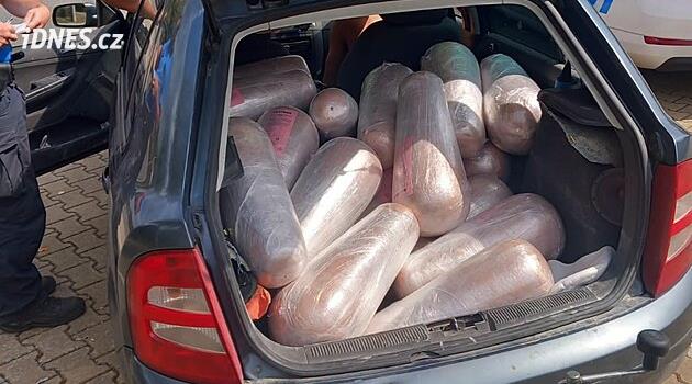Stovky kilogramů kebabu bez chlazení. Může způsobit zdravotní potíže, varují odborníci