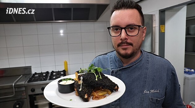 Havířský smažák. Hit karvinské restaurace vypadá jako uhlí, tajná přísada ho barví dočerna