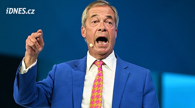 Britští policisté obvinili muže z přípravy teroristického útoku na Nigela Farage