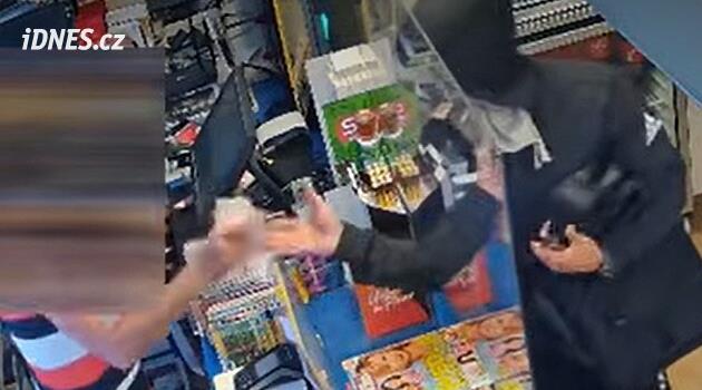 Do trafik chodil pro peníze s nožem v ruce. Recidivistu zadrželi i díky kamerám