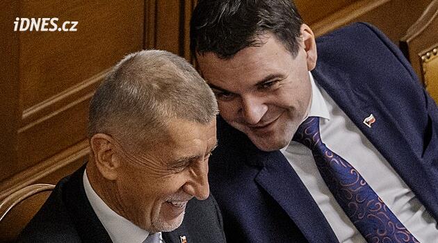 Umělá hysterie, míní Babiš. Nedochází jim to, ale podpořili nás, řekl k protestům Macinka
