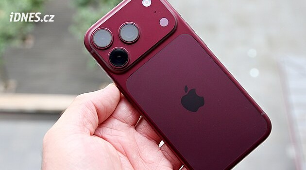 Nový iPhone 18 Pro s menší pamětí teď neseženete. Apple přitom snižuje výrobu