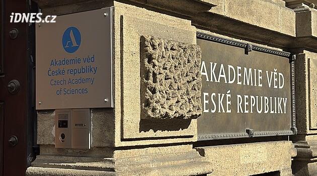 Ústavní soud rozetnul neobvyklý spor. Měsíční prach patří Akademii věd, rozhodl