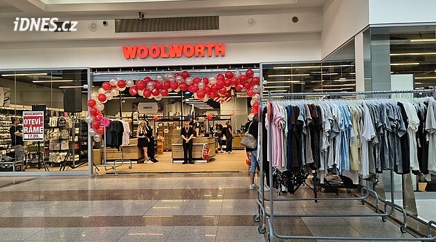 Projeli jsme nový Woolworth: Vyplatí se víc než Action a Tedi? Vybrali jsme top kousky i bizárek