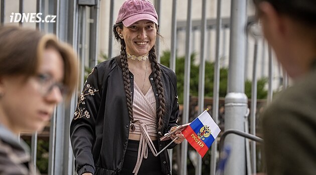 Transparentní nejsou, ale je to minimum, co můžeme udělat. Rusové v Česku volili