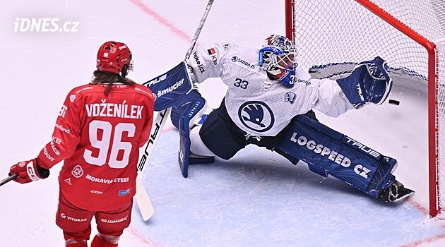 Třinec - Plzeň 3:2, domácí zůstávají stoprocentní, Nestrašil byl u všech gólů