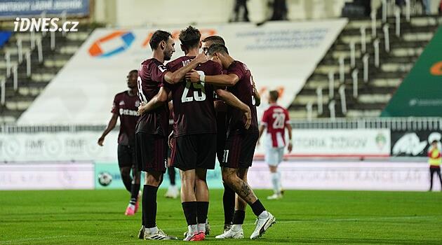 Sparta jasně porazila Žižkov, Vojta dal hattrick. V poháru končí Olomouc