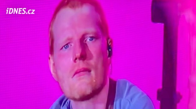 Jeden z nejhorších týdnů vůbec. Po vlně protestů kvůli Palestině se Sheeran na koncertě rozplakal