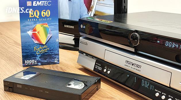 Takto jsme kdysi sledovali filmy a seriály. VHS kazety slaví 50 let
