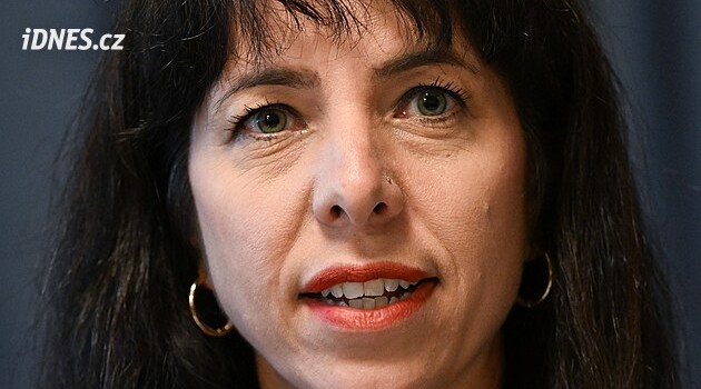 Žena tureckého původu v čele Berlína? Nejlepší reakce na AfD, říká lídryně Levice Elif Eralpová