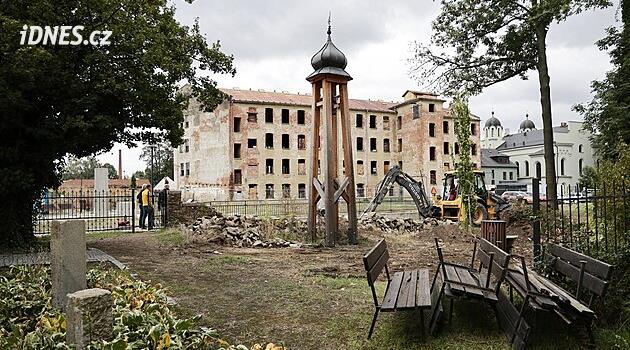 Středověkou uličku v centru Krnova zničila povodeň, nyní se město pustilo do opravy
