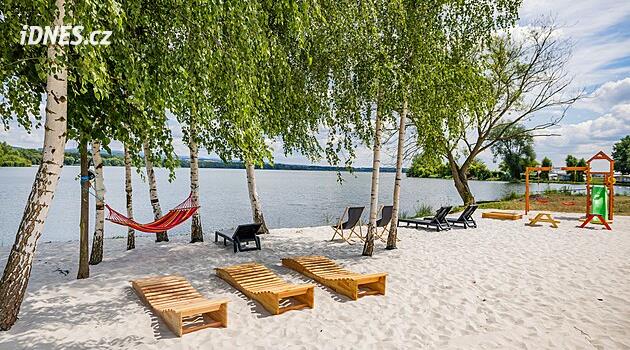 Hlavní novinkou je Beach bar s bílým pískem a trampolína, říká šéf kempu u Rozkoše