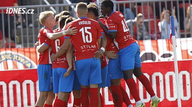 Zbrojovka - Artis 2:1, domácí rozhodli brněnské derby v první půli a jsou třetí