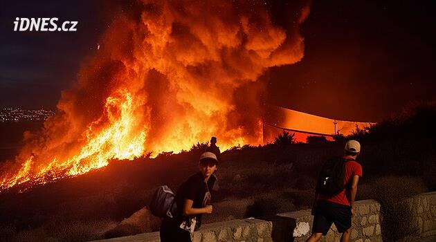 Přístřešky migrantů v Ceutě zachvátily plameny. Maroko se obulo do Madridu