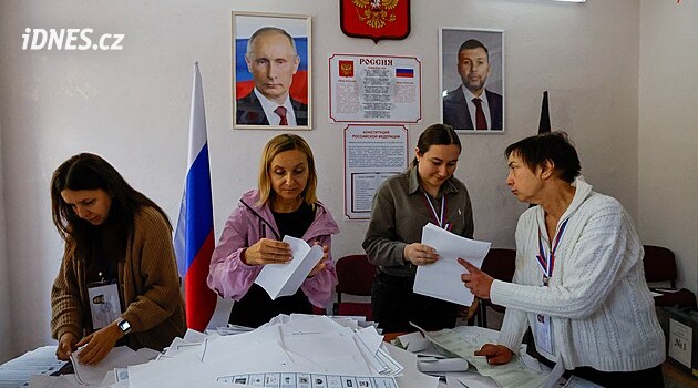 V Rusku skončily parlamentní volby. Putinovo Jednotné Rusko má podle odhadů přes 50 procent