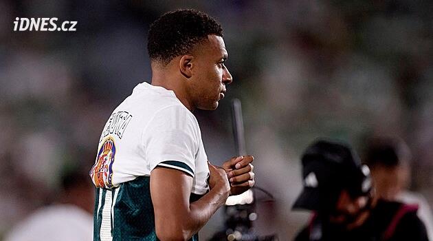 Tři hráči Realu si vyhrnuli trika věnovaná Ceutě. Myslím i na migranty, řekl Mbappé