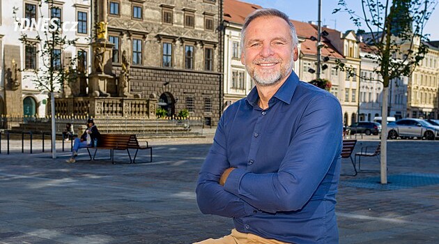 Lídr Pirátů v Plzni Pavel Bosák o historické dlažbě, odpadech či bytové výstavbě