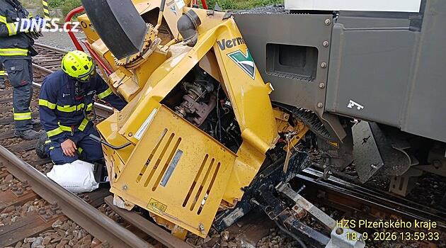 Rychlík narazil na Klatovsku do štěpkovače. Ve vlaku cestovalo přes 70 lidí
