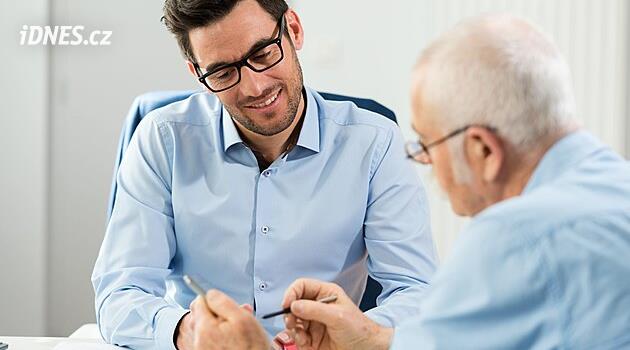 Generační obměna firem. Průměrným dolarovým milionářům je v Česku 58 let