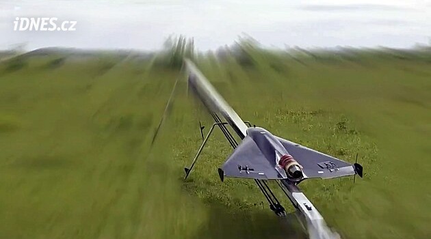 Ukrajina ukázala nový dron proti rychlejším Šáhedům. Rusko jich nasazuje stále více