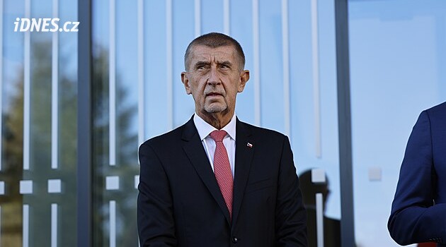 Česká republika čelí ze strany Ruska hybridní válce, uvedl premiér Babiš. Zpravodajci jsou na pozoru