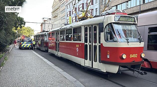 Tramvaje v Praze srazily čtyřleté dítě i teenagerku
