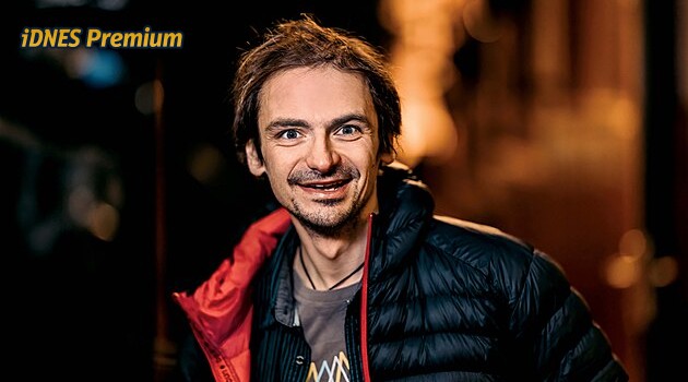 O touze pochopit svět i selhání systému. Přeletím Annapurnu v balonu, říká Juračka