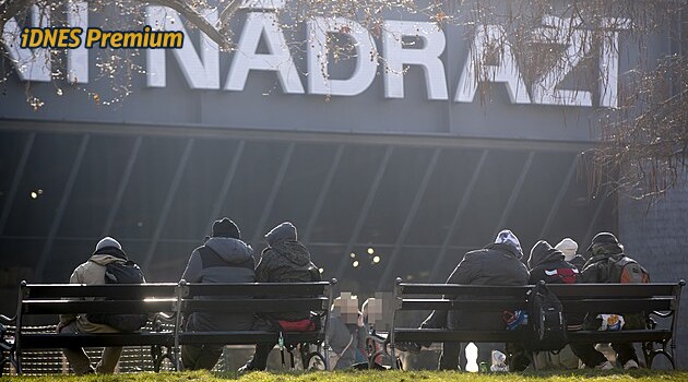 Dát bezdomovcům peníze? Projekt New Leaf ukázal, že pomoc může snížit náklady státu