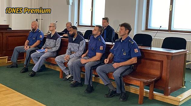 Případ bezhlavého těla v řece Berounce. Řval, že mě taky zabije, tvrdí svědek