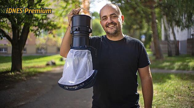 Komáři při kalamitě zahubí i srnku. Přírodovědec viní hmyz z havárií na silnici